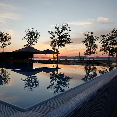 Ξενοδοχείο με διαμερίσματα Bl Apartman Balatonlelle