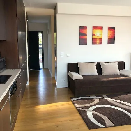 Ξενοδοχείο με διαμερίσματα Bl Apartman